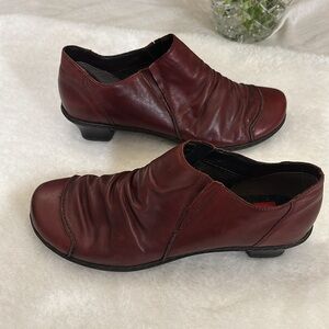 Like new. Reiker dress shoes